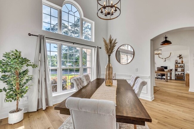 Building Photo - Gorgeously Updated 4 Bed/3.5 Bath in Tranquilla Hall - Buckhead