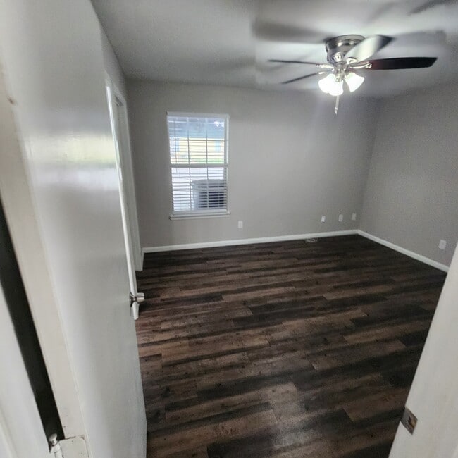 Building Photo - Deer Park Apartments - 1407