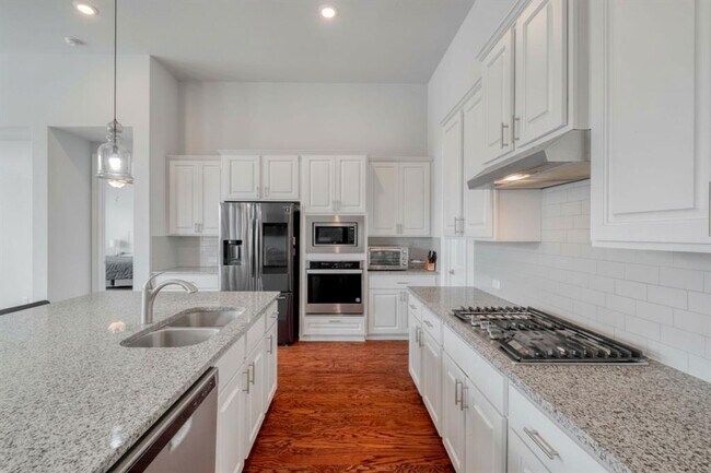 Building Photo - 18012 Leccion Dr