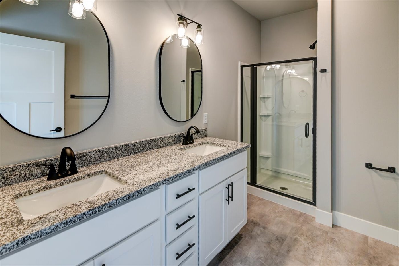 Building Photo - 2996 Blue Grass Dr