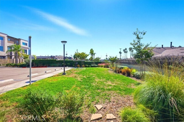 Building Photo - 14051 Diamond