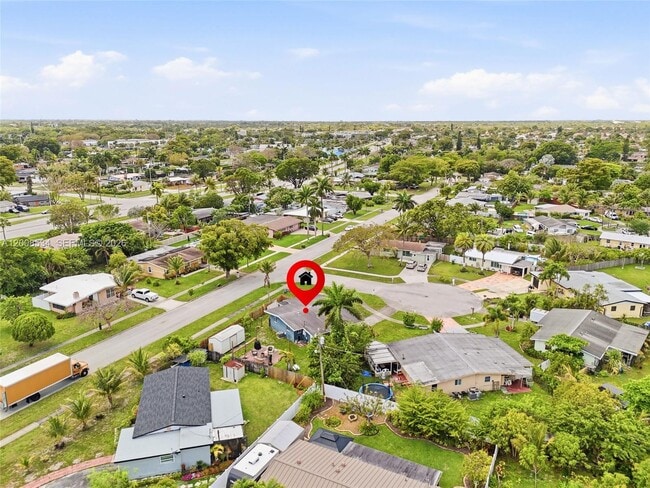 Building Photo - 2202 NW 61st Pl