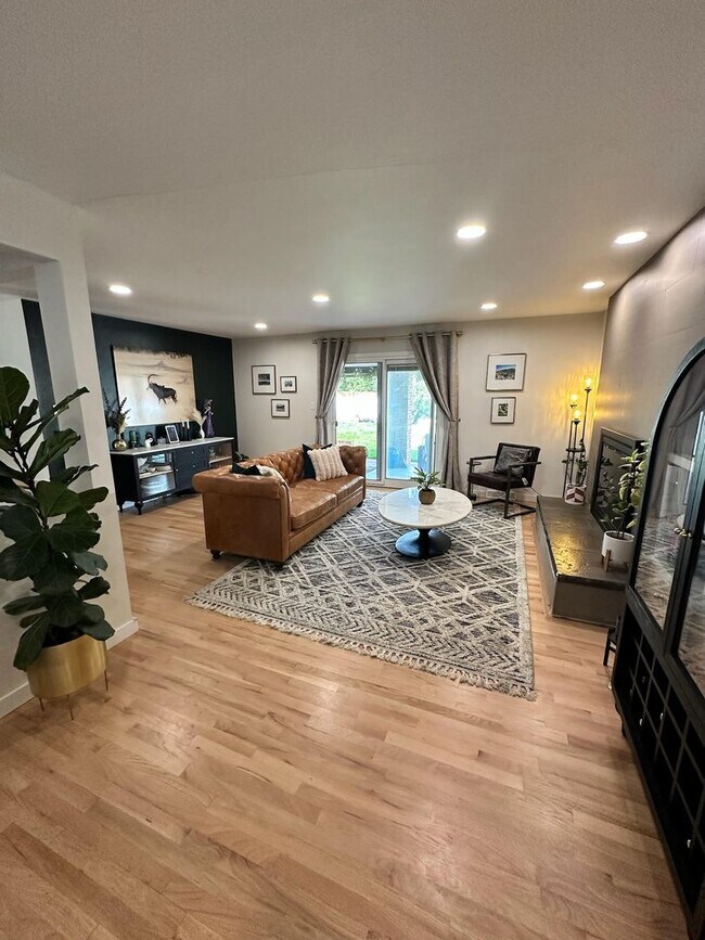 Building Photo - Beautiful 5 Bedroom Ranch in Virginia Vale