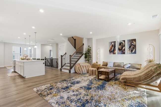 Building Photo - 2528 -B Verona Pl