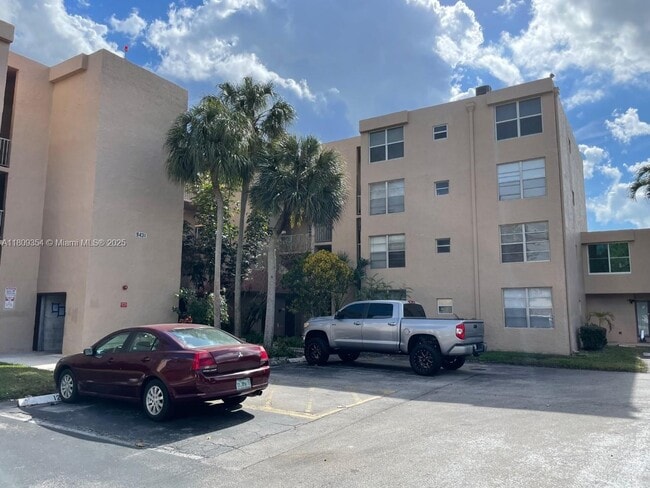 Primary Photo - 9431 Live Oak Pl