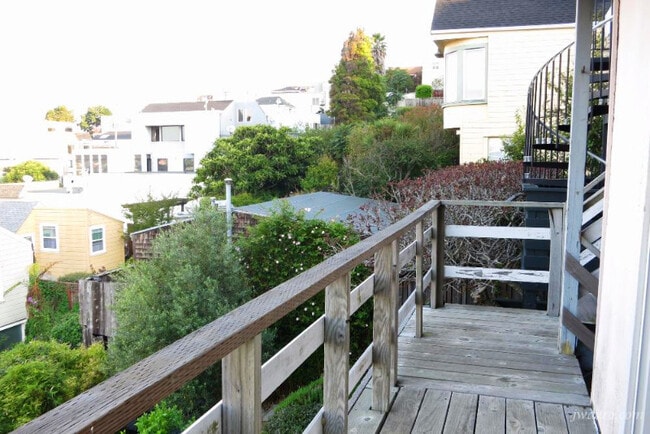 Building Photo - 1034 Carolina St