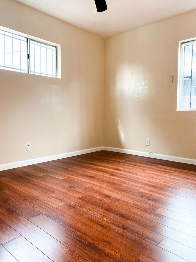Building Photo - 124 W Avenue 26