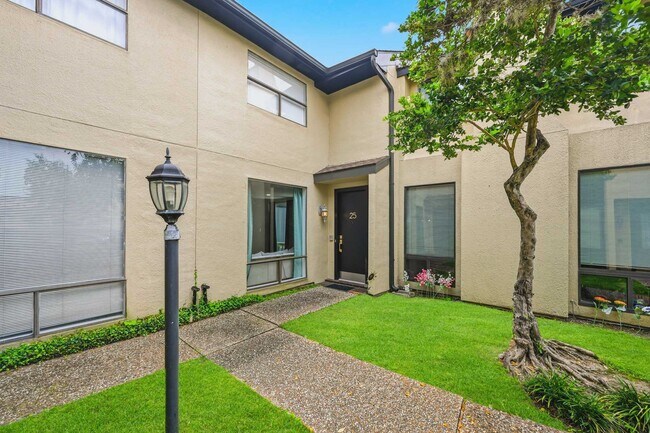 Building Photo - 1116 Bering Dr