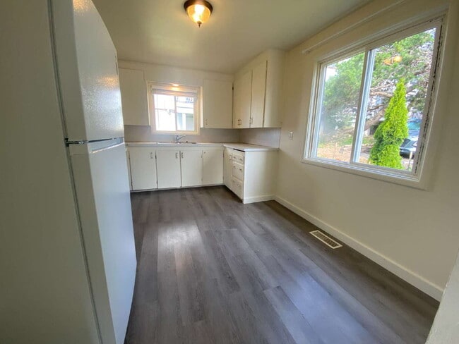 Building Photo - Charming 2-Bed Duplex Retreat in Bellingha...