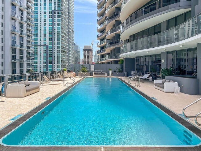 Building Photo - 1000 Brickell Plaza