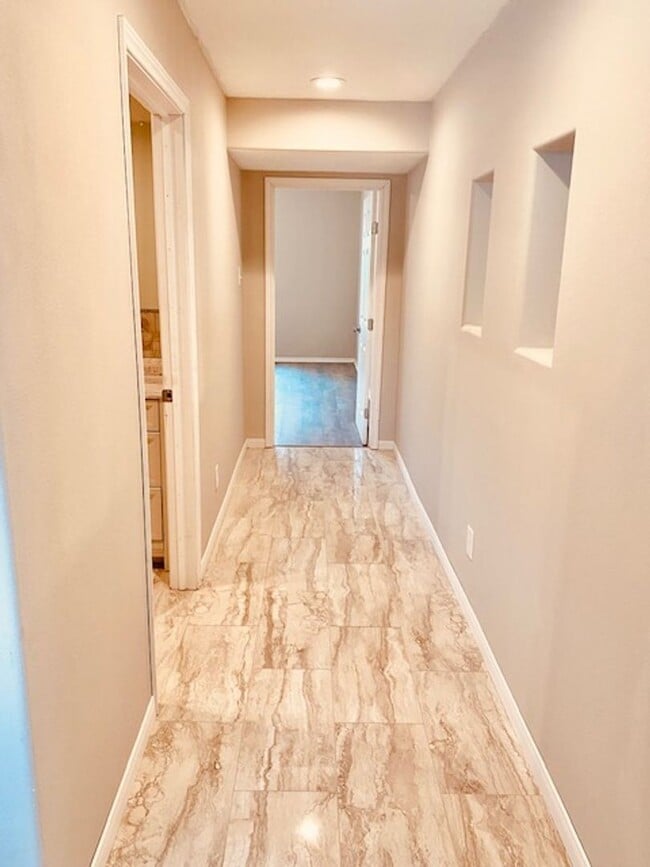 Building Photo - REMODELED 3 BEDROOM 2.5 BATH HOME CLOSE TO DOWNTOWN HOUSTON