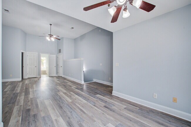 Building Photo - 4902 Lake Palmetto Ln