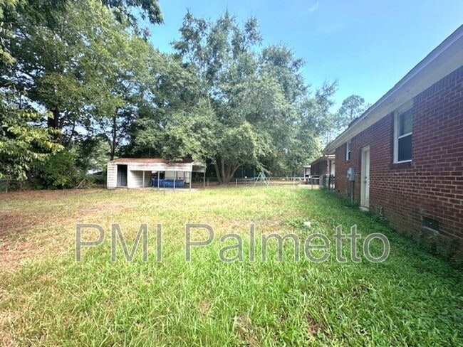Building Photo - 216 Saddlefield Rd