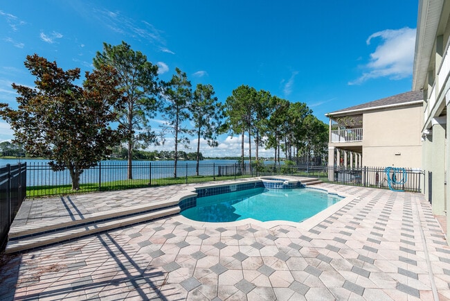 Building Photo - 14644 Cableshire Way
