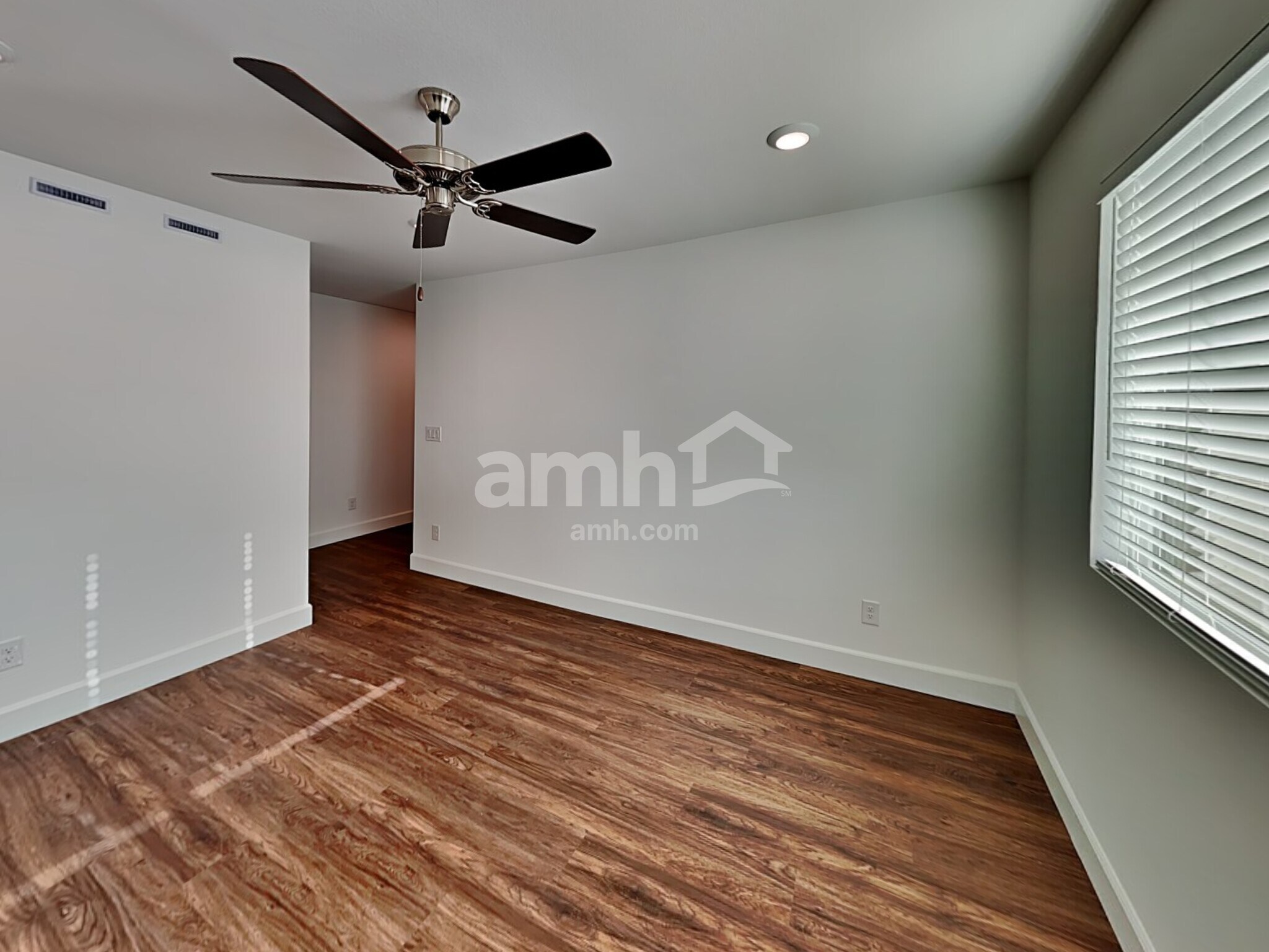 Building Photo - 10020 Spire St