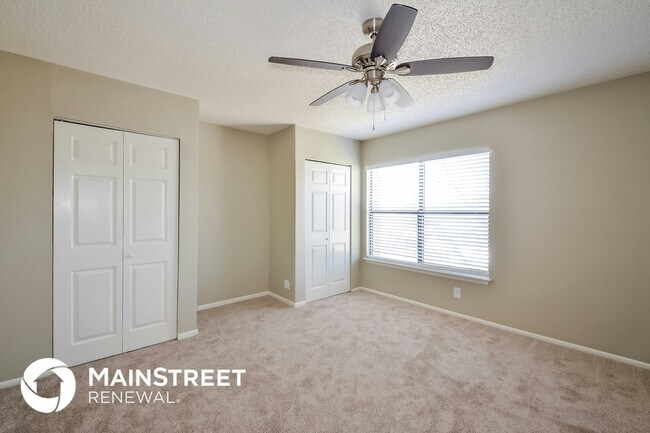 Building Photo - 8118 Sunshine Trail Dr