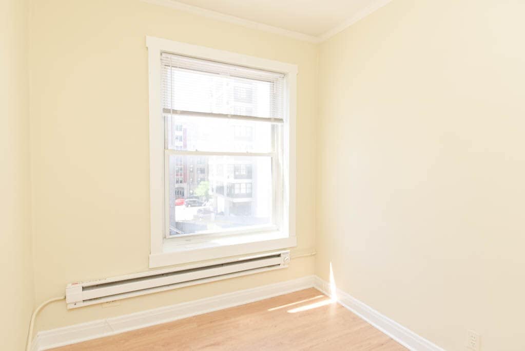 Building Photo - 457 W Melrose St