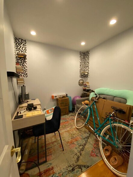 Building Photo - 2 Arlington St