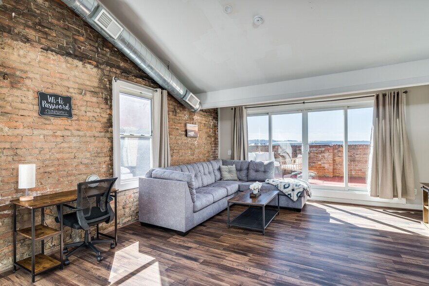 Building Photo - 55 E Clifton Ave