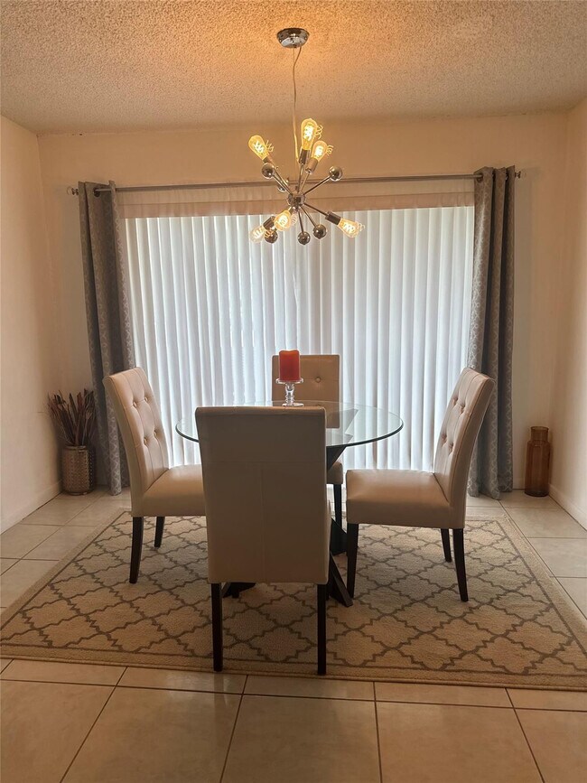 Building Photo - 4046 NW 19th St