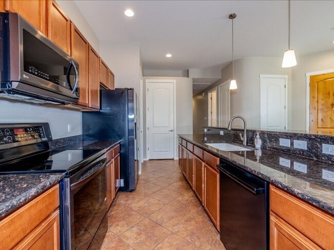 Building Photo - 8721 E Perry Park Cir
