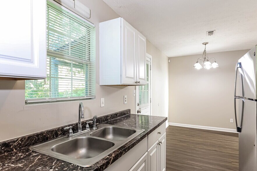 Building Photo - 9179 Fairway Ct