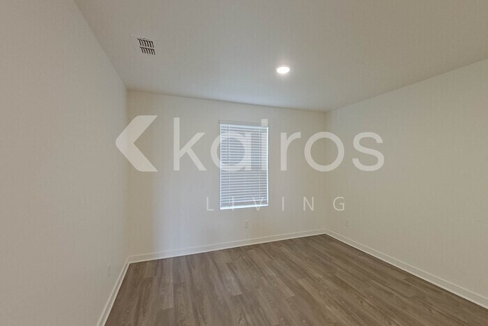 Building Photo - 153 George Oxford Dr