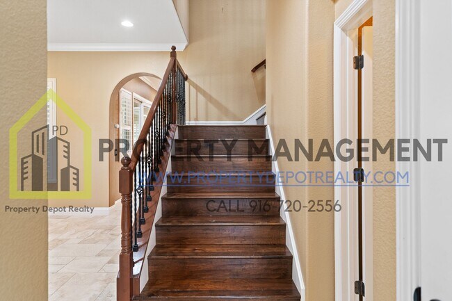 Building Photo - Stunning Custom 5-Bedroom, 3-Bath Home in ...