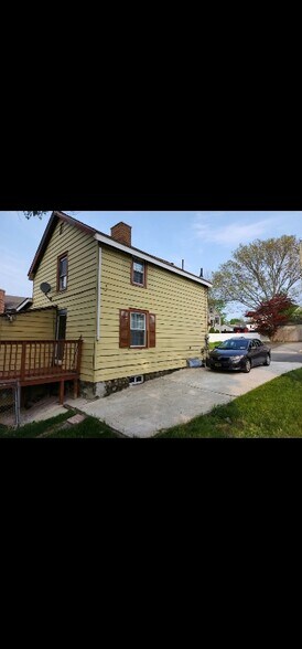 Building Photo - 19 Bonnell Pl