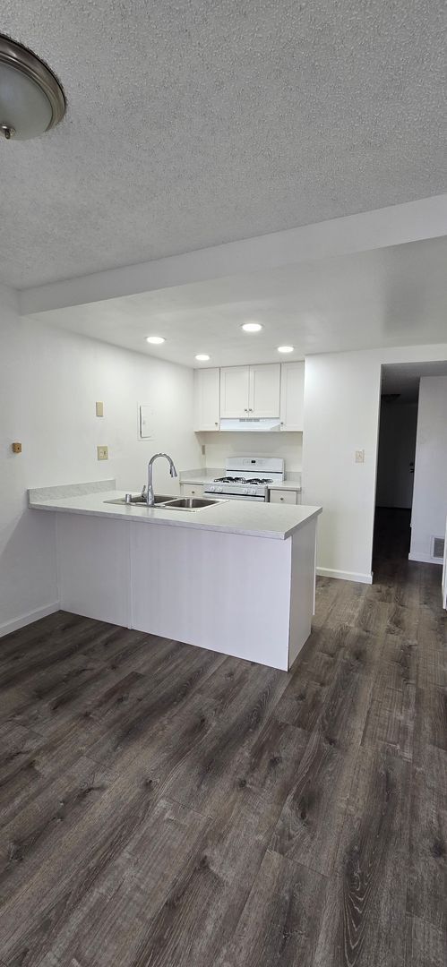 Building Photo - Completely Remodeled Colton Condo in Gated Community