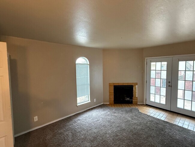 Building Photo - For lease! 1 bed, 1 bath condo