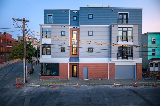 Primary Photo - 44 Medford St