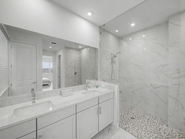 Building Photo - 9140 Remy Ln
