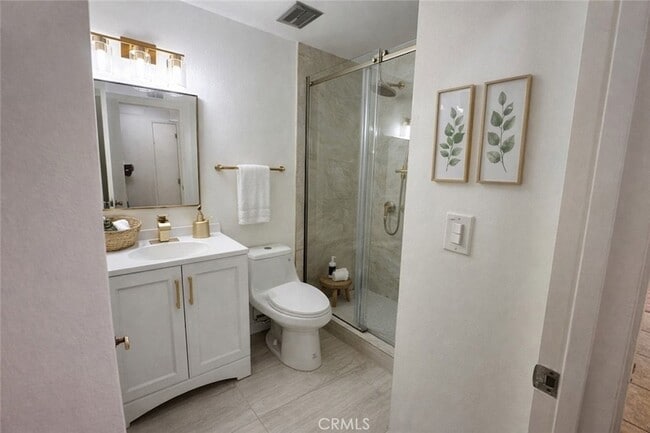 Building Photo - 18562 Stare St