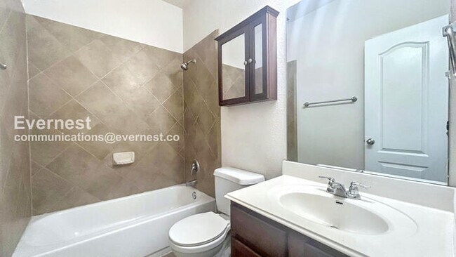 Building Photo - 129 Snowflake Dr