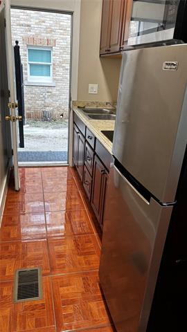 Building Photo - 4618 Eastside Ave