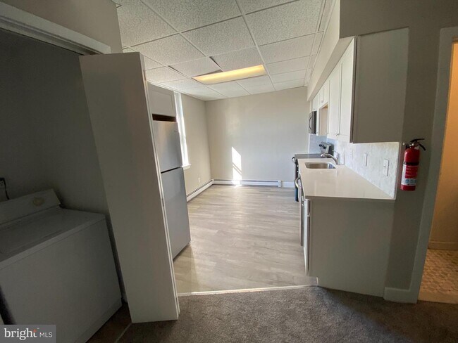 Building Photo - 1219 E Ridge Pike