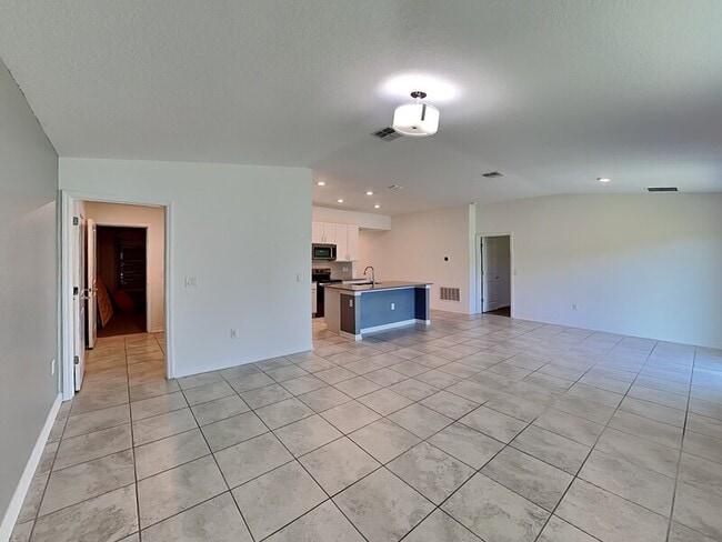 Building Photo - 1918 Birnham Wood Bnd