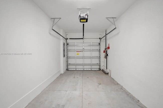 Building Photo - 133 SW 171st Ave