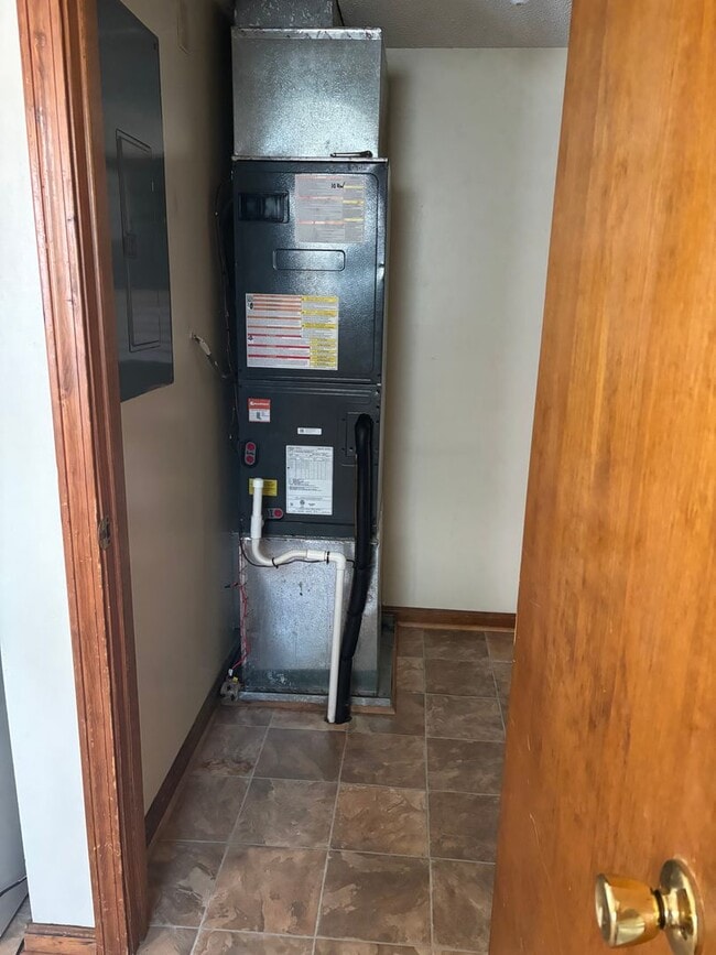 Building Photo - 1116 Park St