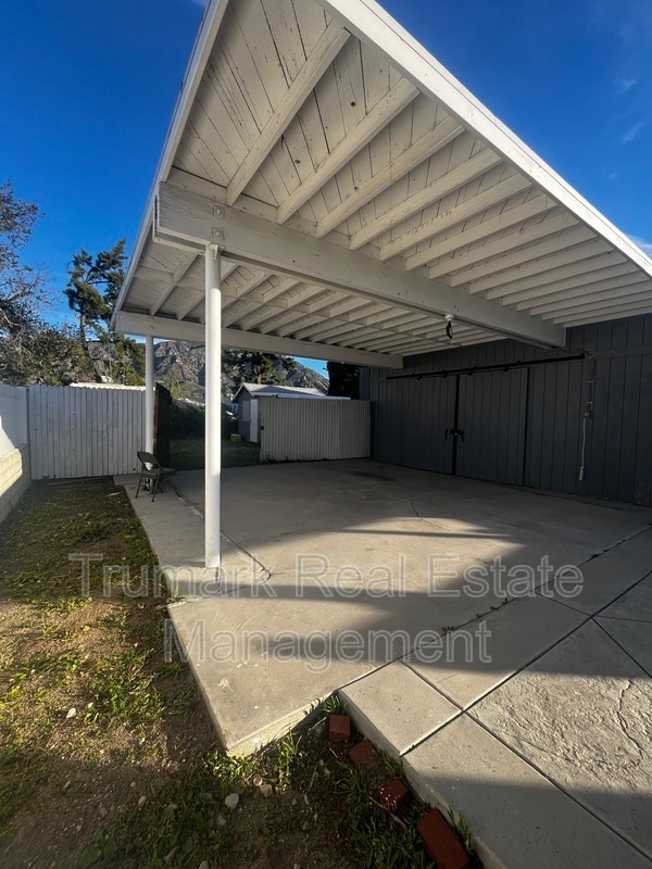 Building Photo - 8409 Wentworth St