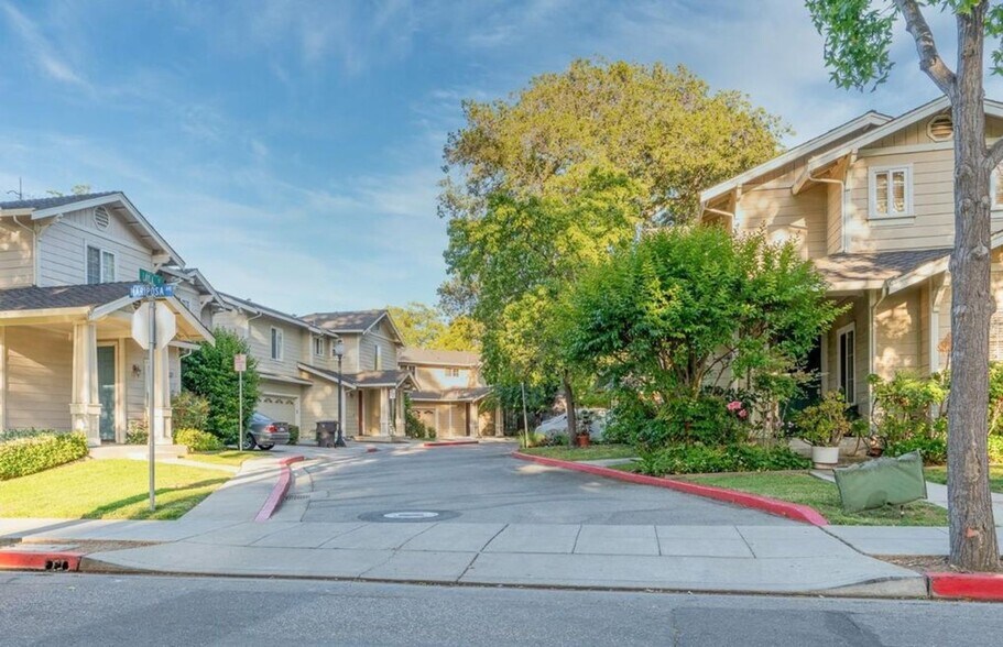 Building Photo - 1570 Layla Ct