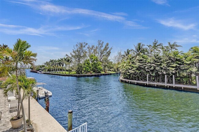 Building Photo - 2640 NE 135th St