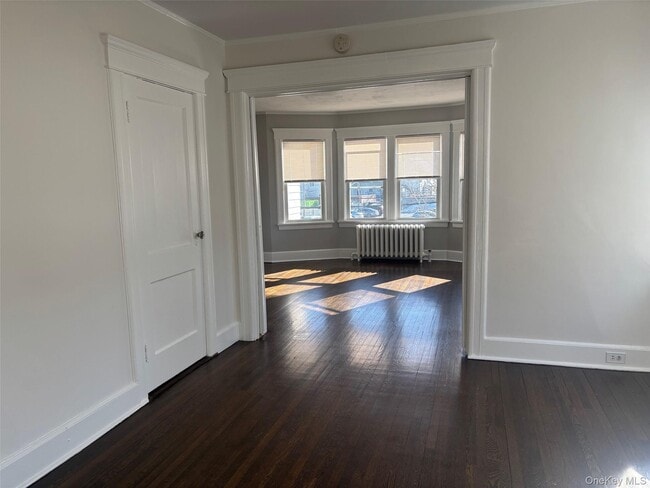 Building Photo - 52 Hoyt St