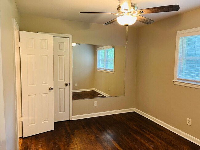 Building Photo - 4531 Wesley Dr