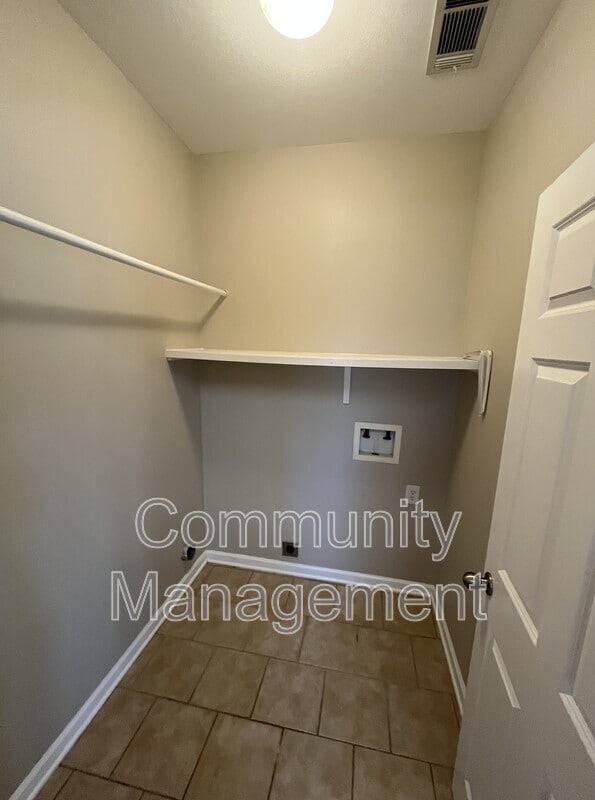 Building Photo - 40357 Creekway Cove Ct