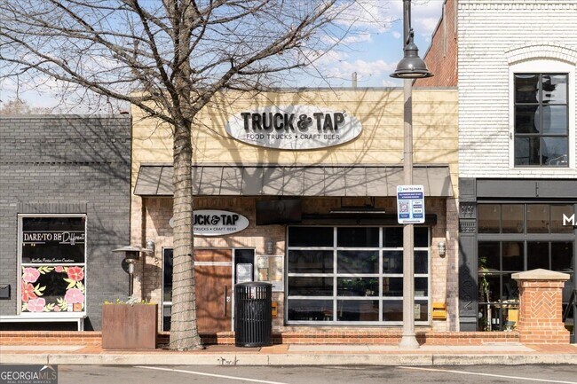 Building Photo - 103 Farmington Dr