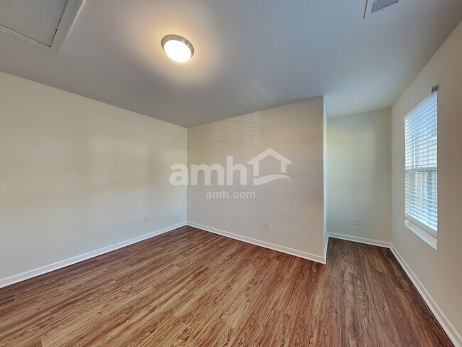 Building Photo - 1861 Cottage Grove Way