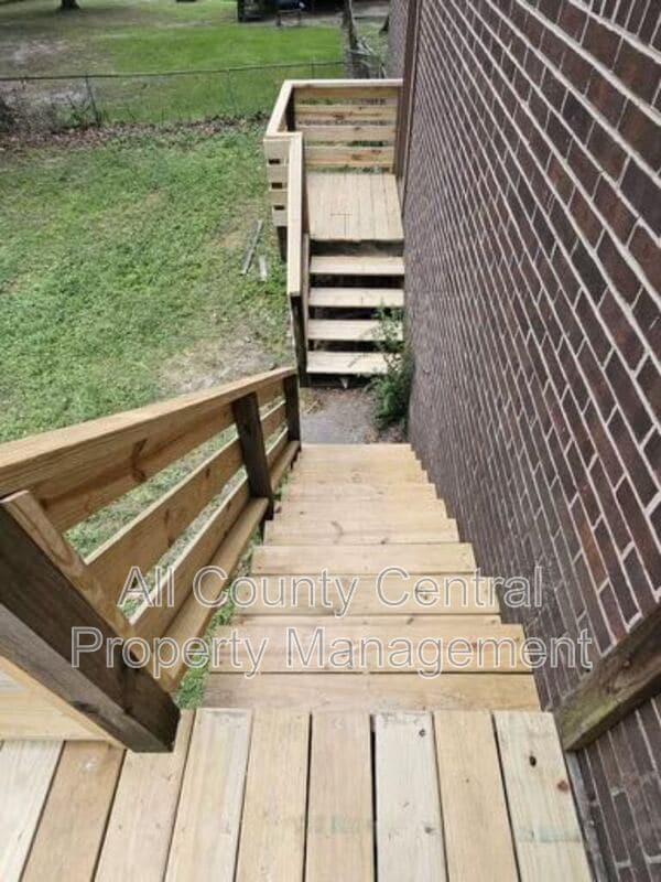 Building Photo - 1405 4th Pl NW