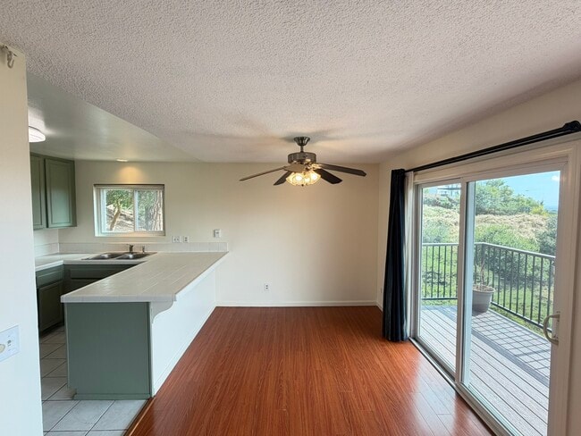 Building Photo - 3652 Clairemont Dr